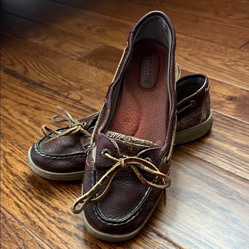 Sperry size 6